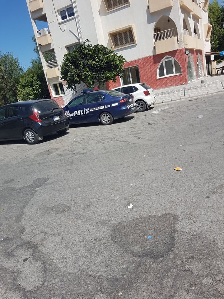 ozgur_gazete_kibris_Kib_Tek_de_hareketli_saatler_Polis_nezaretinde_toplanti_yapiliyor2