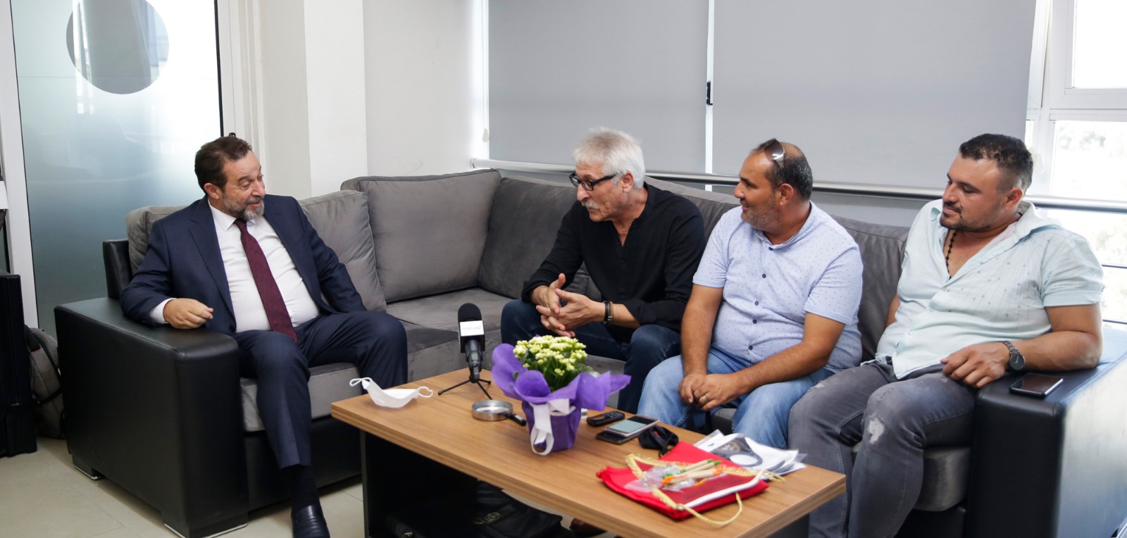 ozgur_gazete_kibris_Denktas_tan_El_Sen_e_ziyaret0