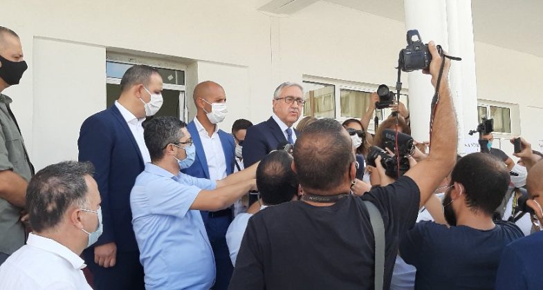 ozgur_gazete_kibris_Akinci_oyunu_kullandi_Evlerimizde_oturmayalim_vicdanimizin_sesine_kulak_verelim3