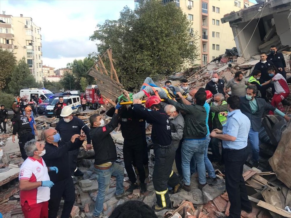 ozgur_gazete_kibris_izmir_deprem