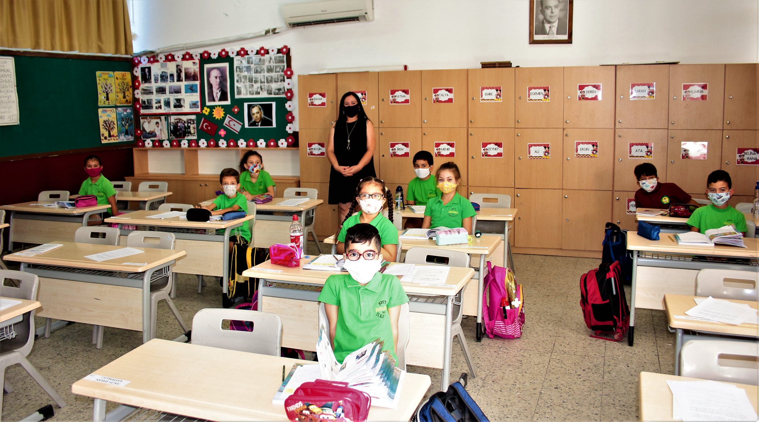 ozgur_gazete_kibris_Cavusoglu_yuzyuze_egitimin_ilk_gununde_ogrencilerle_bulustu4