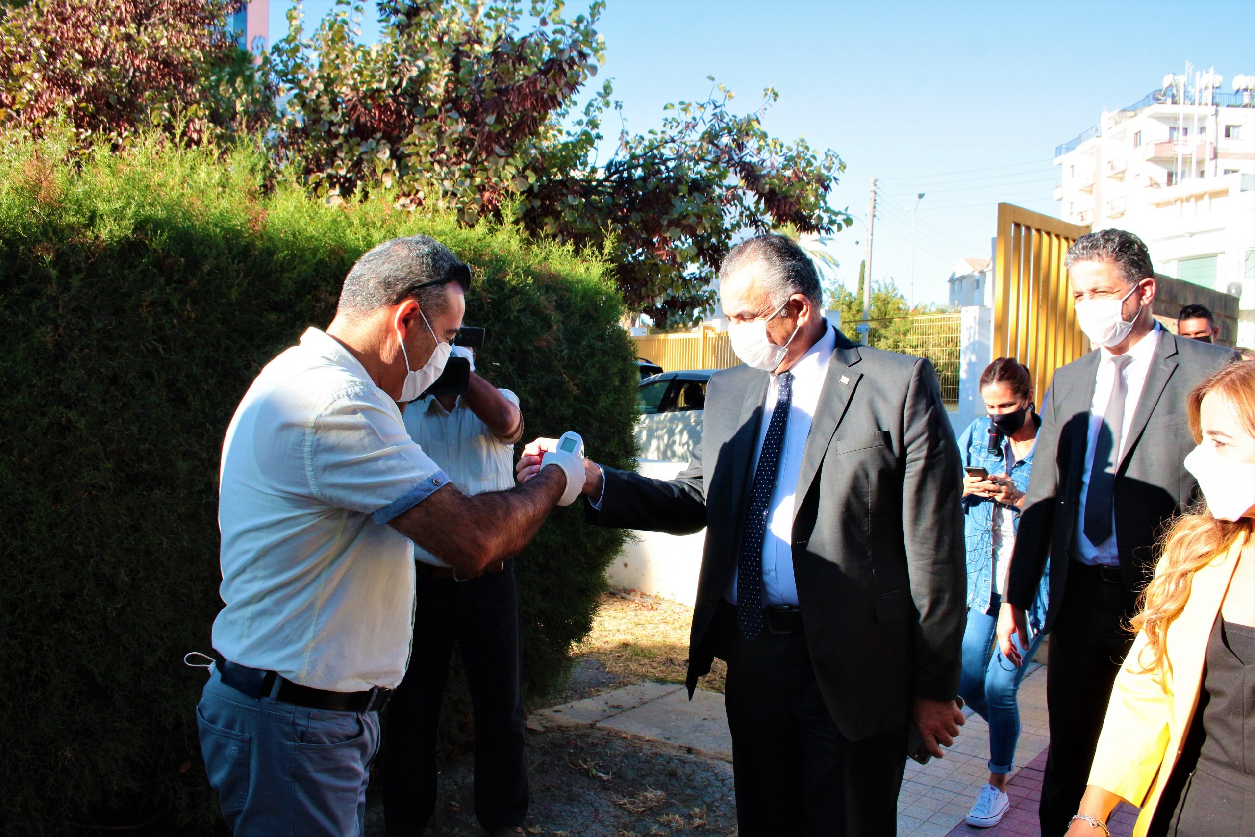 ozgur_gazete_kibris_Cavusoglu_yuzyuze_egitimin_ilk_gununde_ogrencilerle_bulustu1